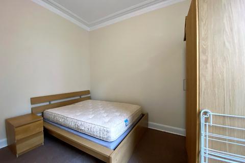 3 bedroom flat to rent, Montpelier Park, Bruntsfield, Edinburgh, EH10