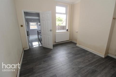 2 bedroom terraced house to rent, Beaumanor Road, Leicester
