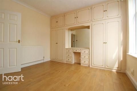 2 bedroom terraced house to rent, Beaumanor Road, Leicester