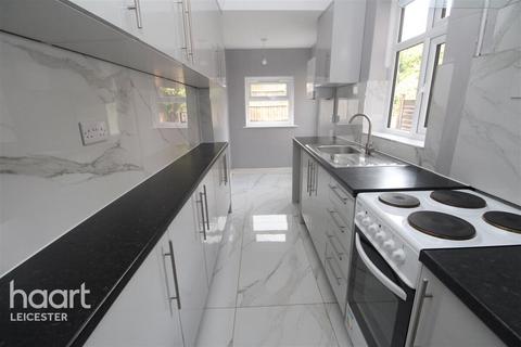 2 bedroom terraced house to rent, Beaumanor Road, Leicester