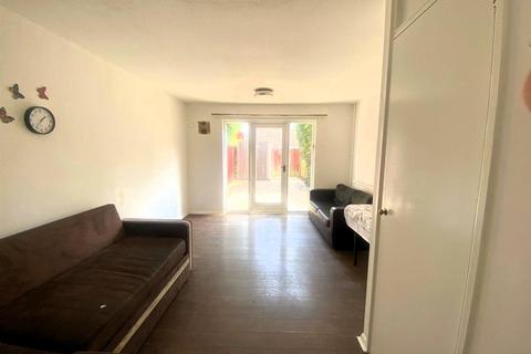 undefined, Kilross Road, Bedfont
