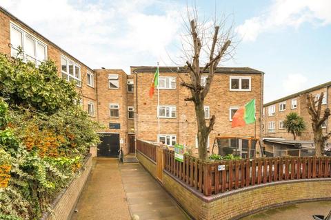 undefined, Rosebank Gardens, Bow, London, E3