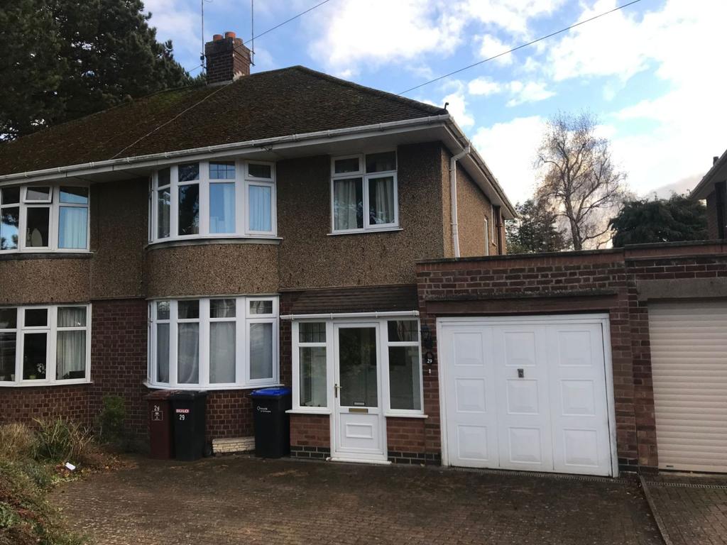 Oaklands Drive, Westone, Northampton NN3 3JN 3 bed semidetached house