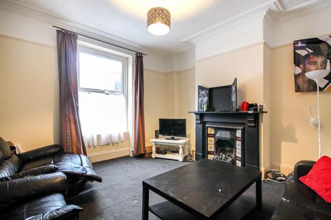 5 bedroom house to rent, Victoria Road, Hyde Park, Leeds