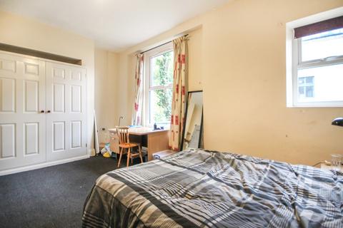 undefined, Victoria Road, Hyde Park, Leeds, West Yorkshire