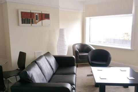 3 bedroom apartment to rent - 3 BEDROOM & 2 EN-SUITES -STUDENT LET FOR 2022 - Kinson area of Bournemouth