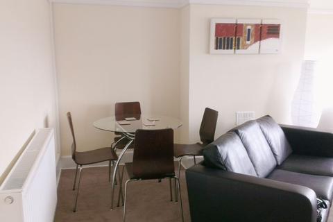 3 bedroom apartment to rent - 3 BEDROOM & 2 EN-SUITES -STUDENT LET FOR 2022 - Kinson area of Bournemouth