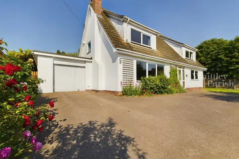undefined, White Chalet, Winfarthing