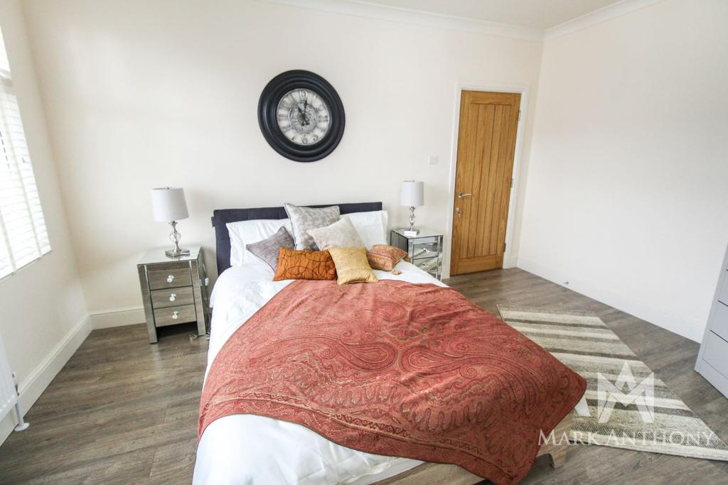 Downhills Way N17 1 bed in a house share £780 pcm (£180 pw)