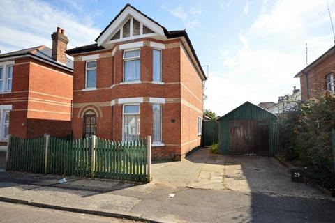 5 bedroom detached house to rent, Hankinson Road, Winton, Bournemouth