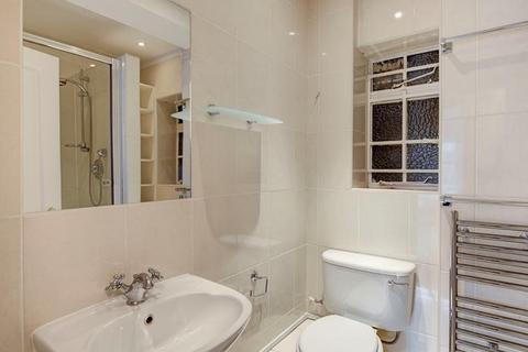 2 bedroom flat to rent, Fulham Road, Chelsea, London SW3