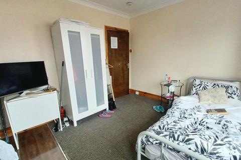 Studio to rent, Church Lane, Hornsey