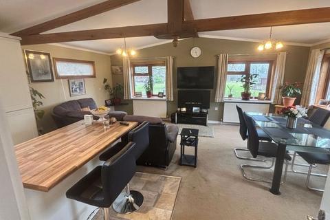 2 bedroom lodge for sale, Luxury recently built lodge property