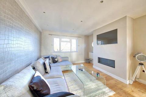 2 bedroom flat to rent - Bushey Road, Raynes Park, SW20 8DQ