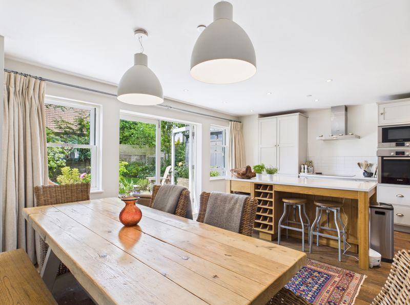 Kitchen diner
