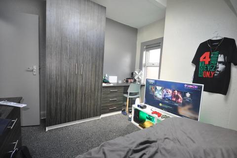 5 bedroom house share to rent, Stanmore Road, Burley, Leeds LS4 2RU