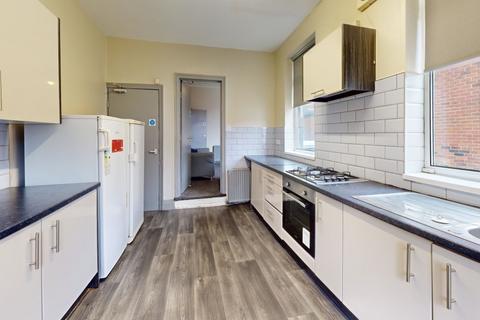 5 bedroom house share to rent, Stanmore Road, Burley, Leeds LS4 2RU