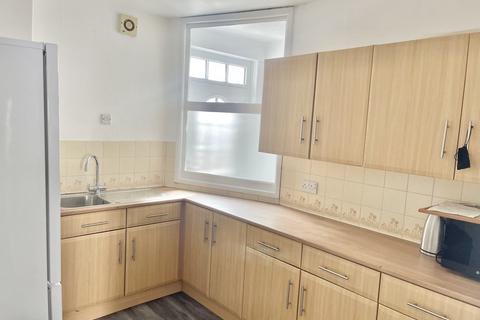 4 bedroom terraced house to rent, St Davids Hill, Exeter