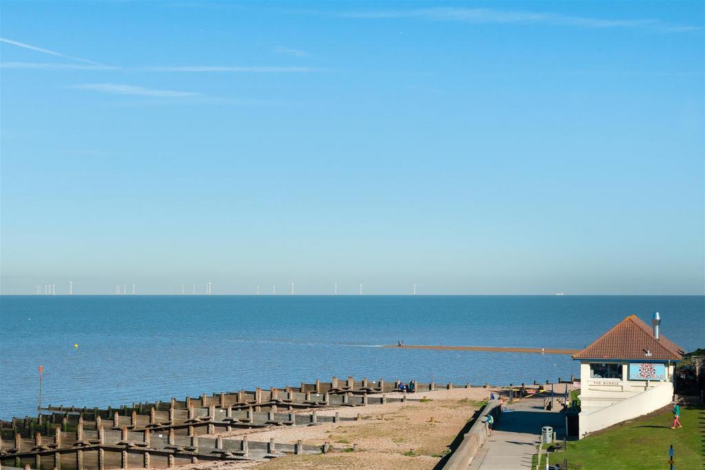 Penthouse, The Savoy, Beach Walk, Whitstable (2).j