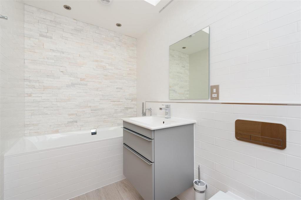 Penthouse, The Savoy, Beach Walk, Whitstable (6).j