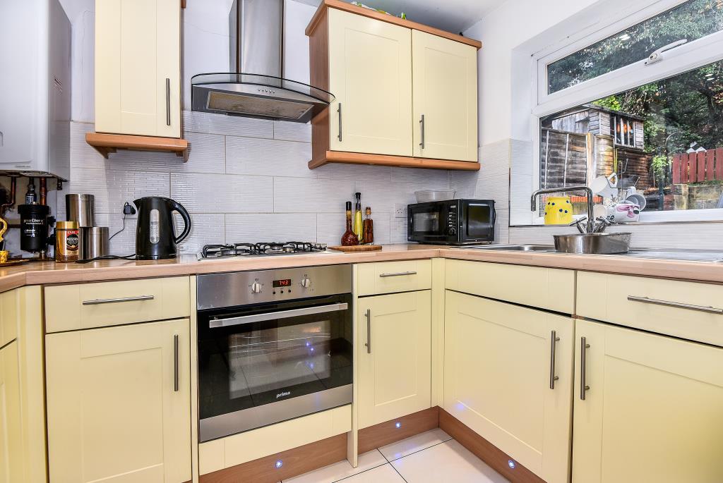 High Wycombe Buckinghamshire HP12 3 bed house - 285 000