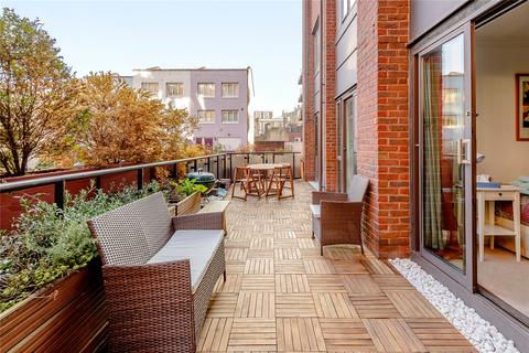 3 bedroom flat for sale, Sullivan Court, 109 Earls Court Road, London