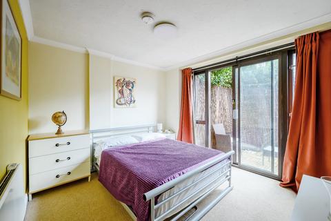 3 bedroom flat for sale, Sullivan Court, 109 Earls Court Road, London