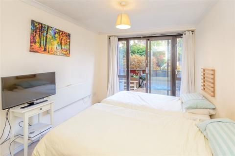 3 bedroom flat for sale, Sullivan Court, 109 Earls Court Road, London