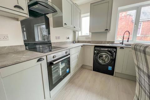 2 bedroom flat for sale, Welholme Road, Grimsby, Lincolnshire, DN32