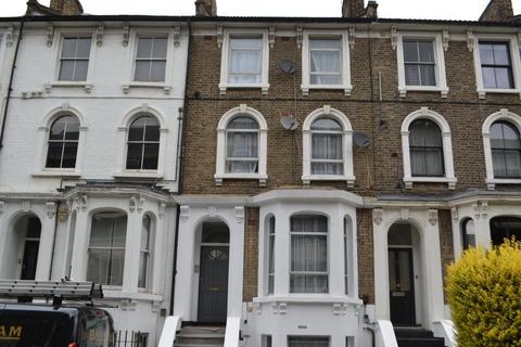 3 bedroom maisonette to rent, Landor Road, Clapham North, SW9 9RT