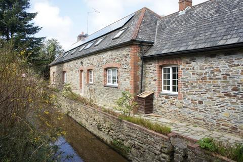 2 bedroom maisonette to rent, Truro