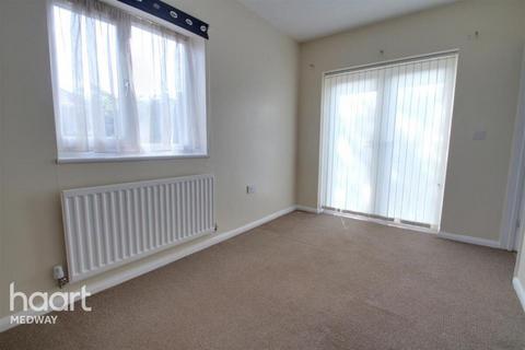 3 bedroom detached house to rent, Maidstone Road, Rochester