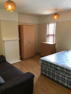 3 bedroom apartment to rent, Cowley Road, Oxford