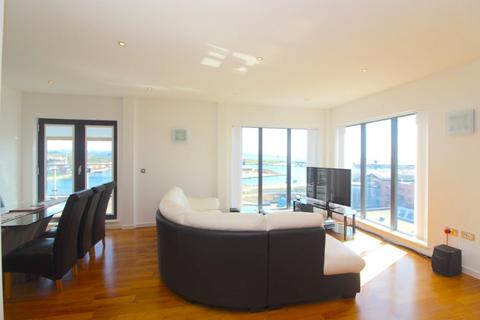 2 bedroom penthouse to rent, South Quay, Kings Road, Swansea, SA1