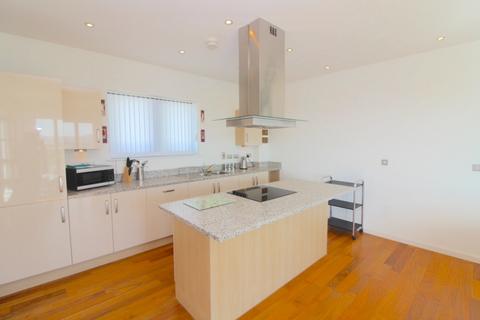 2 bedroom penthouse to rent, South Quay, Kings Road, Swansea, SA1