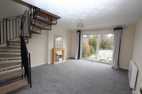 2 bedroom semi-detached house to rent, Mercer Way, Saltney