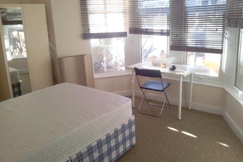 8 bedroom end of terrace house to rent - Horfield Rd, Bristol BS2