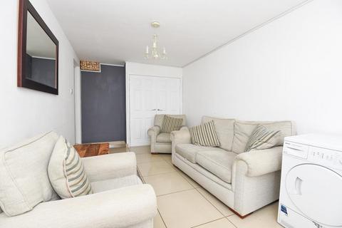 2 bedroom end of terrace house to rent, Banbury,  Oxfordshire,  OX16