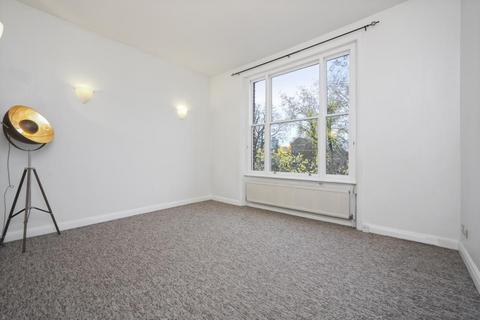 2 bedroom apartment to rent, Cleve Road, West Hampstead, NW6