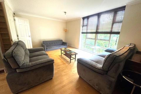 3 bedroom duplex to rent, Hartlepool Court, Galleons Lock, E16