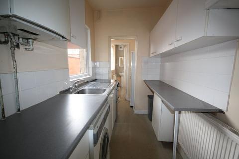 2 bedroom terraced house to rent, Ridley Street, West End, Leicester LE3