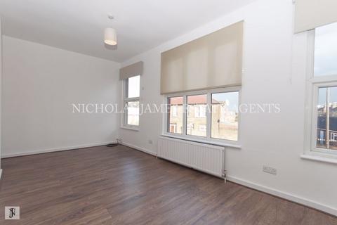 2 bedroom flat to rent, Ashfield Road , Manor House , London N4