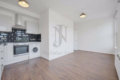 2 bedroom flat to rent, Ashfield Road , Manor House , London N4