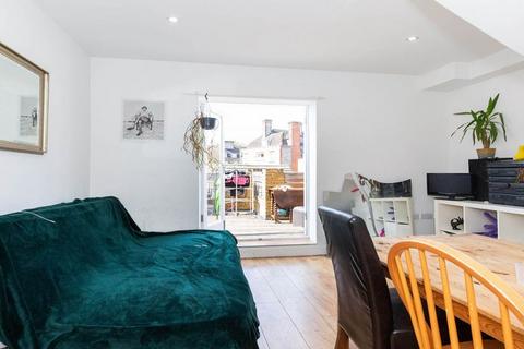 3 bedroom flat to rent, NW1