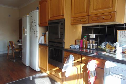 7 bedroom semi-detached house to rent, Kitchener Road