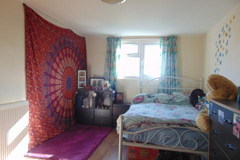 7 bedroom semi-detached house to rent, Kitchener Road