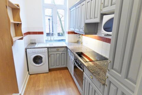 2 bedroom apartment to rent, Gainsborough, Didsbury