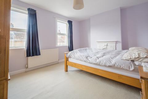 2 bedroom semi-detached house to rent, Burnham Road, Bath