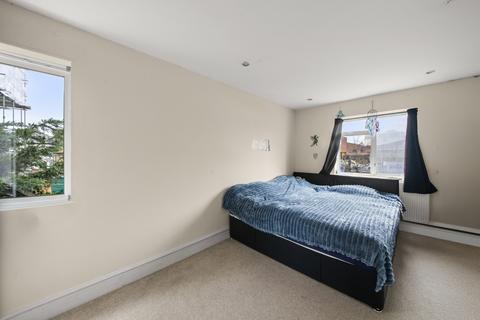 undefined, Boston Road, Hanwell, W7