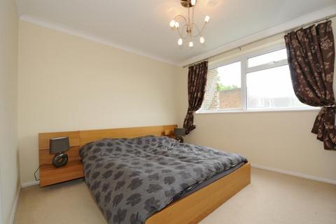 2 bedroom apartment to rent, Gateway Close,  Northwood,  HA6